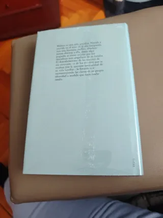 Libro de Almudena grande está nuevo