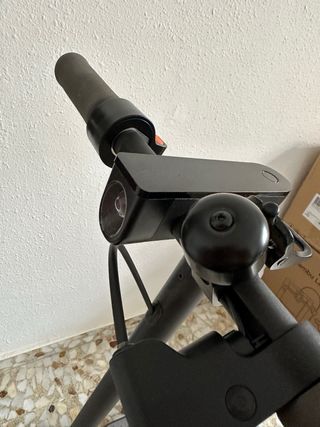 Patinete eléctrico gris