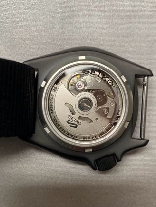 Seiko 5 Sports Automático SRPD83K1 “Stealth”