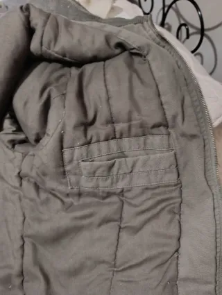 Chaqueta verde con bolsillos