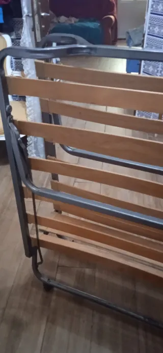 Cama extensible con somier de madera guardaespalda