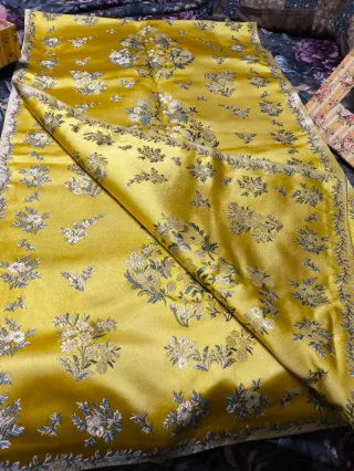 Pañolón seda Vives y Mari oro