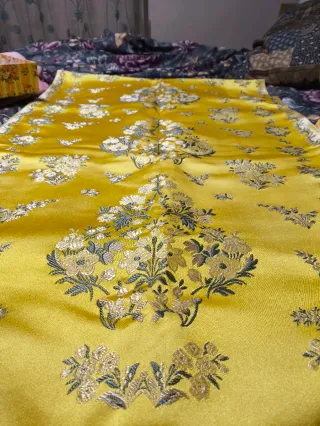 Pañolón seda Vives y Mari oro