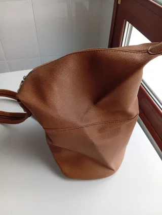 Mochila polipiel marrón claro