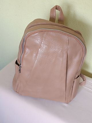 Mochila de piel beige