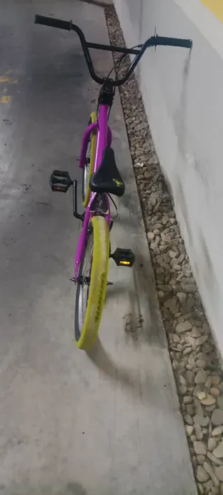 Bicicleta BMX Rosa
