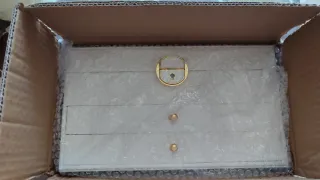 Portagioie bianco con dettagli oro