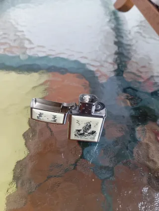 Accendino Zippo Slim Solid Brass in confezione originale