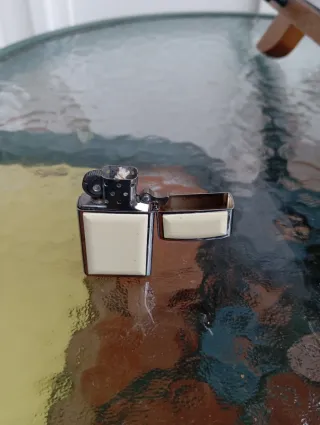 Accendino Zippo Slim Solid Brass in confezione originale