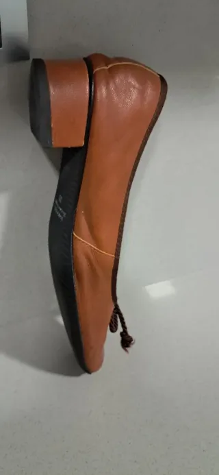 Manoletinas marrones con lazada. Talla 39.