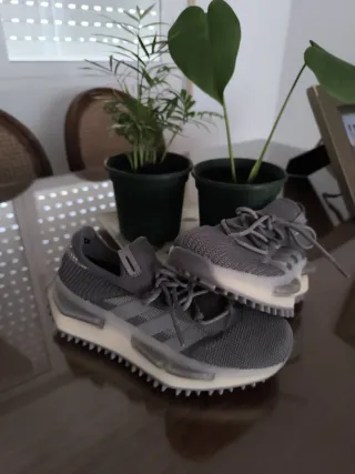 Deportivas Adidas Grises