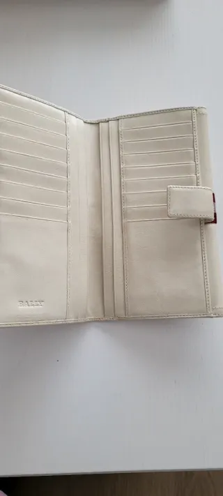 Billetero Bally crema