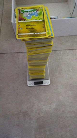 Lotto 3kg Carte Pokemon Comuni, Holo e Reverse