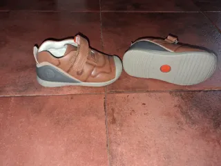 Zapatos Biomecanics Talla 23