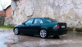 Lexus IS 2000