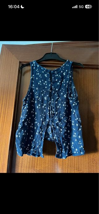 Top azul marino estrellas espalda semidescubierta