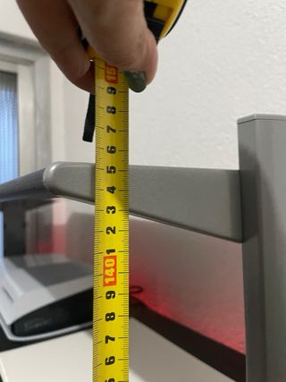 Mesa de estudio negra y gris