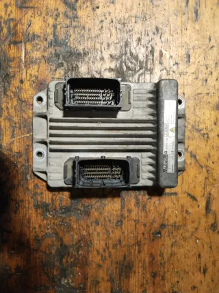Centralita ECU Isuzu Denso 897300 6975