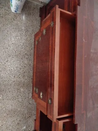 Mueble de comedor de madera