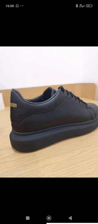 Alexander McQueen negras
