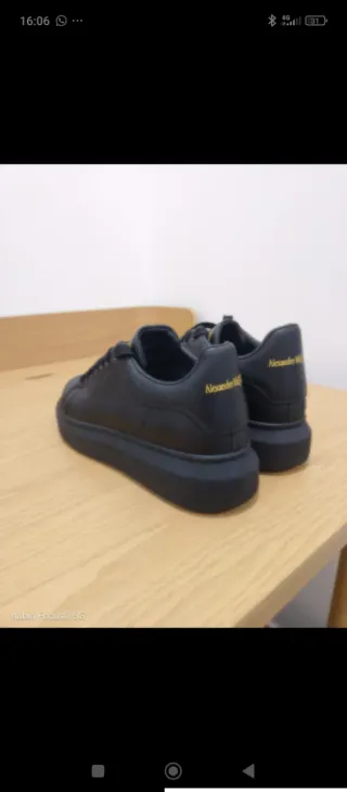 Alexander McQueen negras