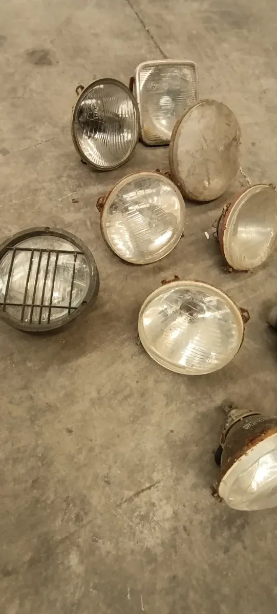 Lote 9 faros coche clásico