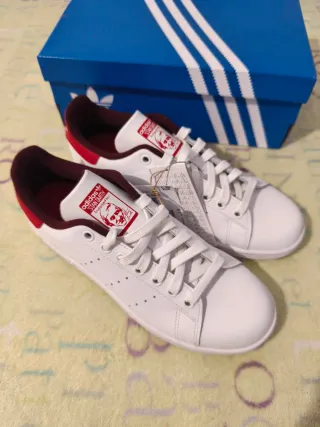 Zapatillas Adidas Stan Smith Blancas y Rojas