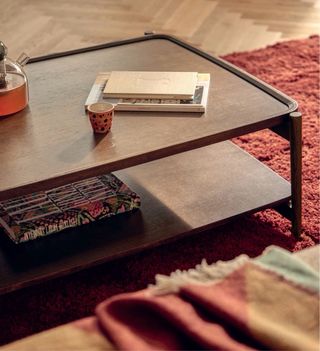 Mesa de centro de madera en perfecto estado