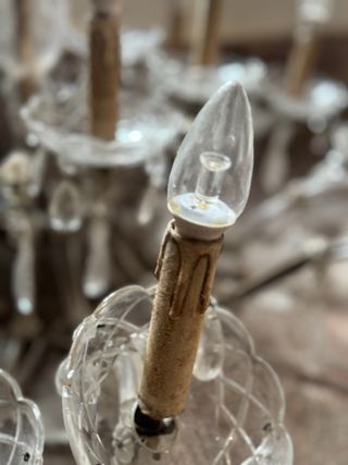 Araña de cristal antigua dorada