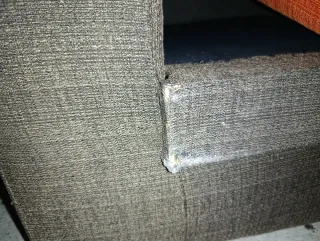 Sofá cheslong tela naranja y gris