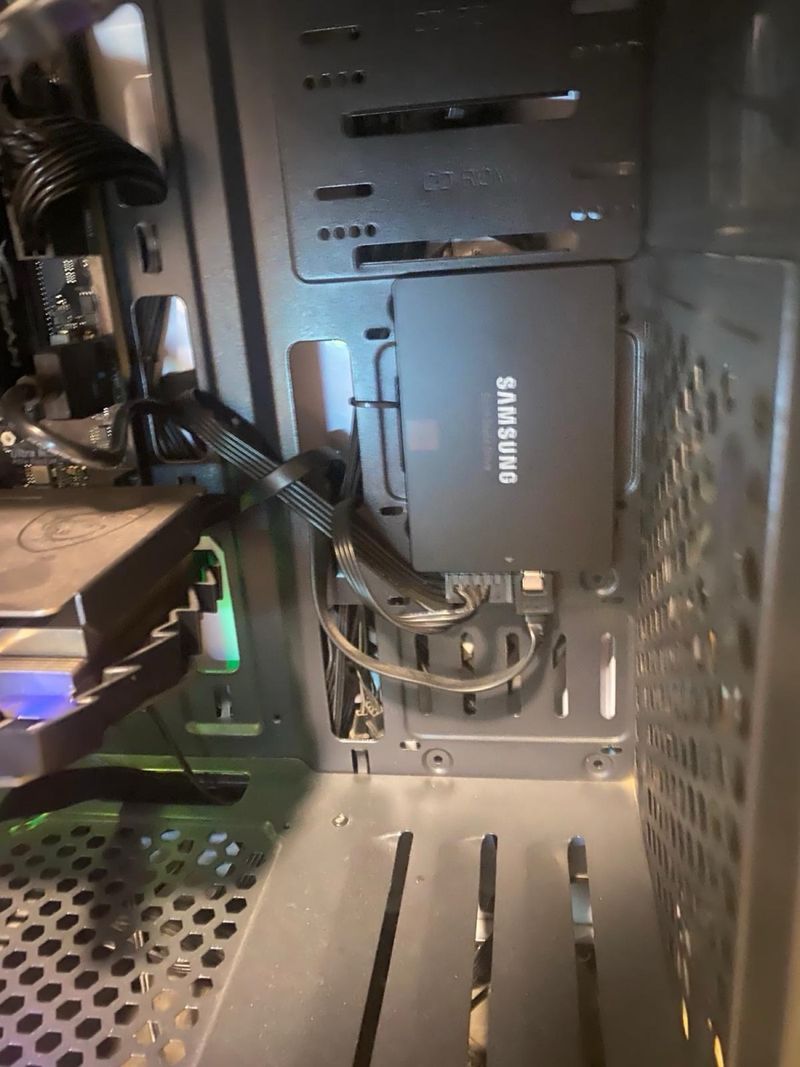 Pack PC con monitor LG afbeelding 5