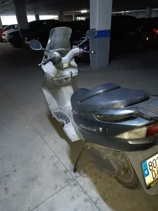 Suzuki Burgman 125cc Maxi Scooter