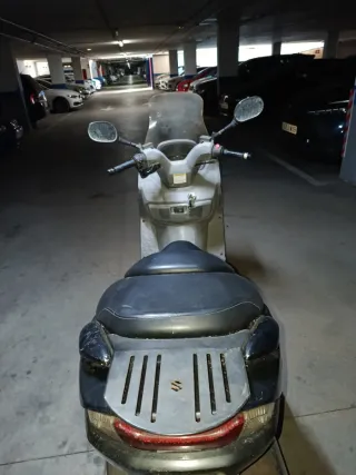 Suzuki Burgman 125cc Maxi Scooter