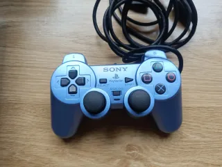 PlayStation 2 Aqua di Sony in scatola