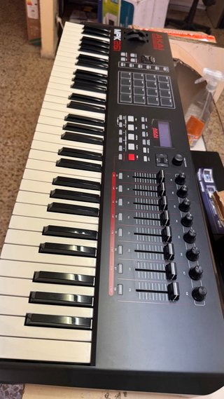 AKAI MPK261 Teclado Controlador MIDI