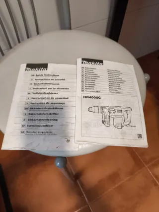 Taladro percutor Makita con maletín