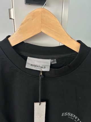 Camiseta Essentials Negra