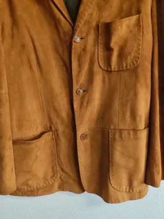 Chaqueta de ante de chico talla L de Cortefiel.