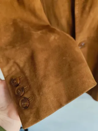 Chaqueta de ante de chico talla L de Cortefiel.