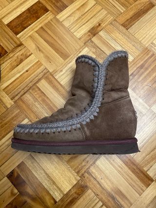 Botas MOU