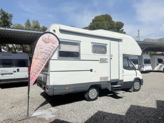 Autocaravana Vintage con Toldo