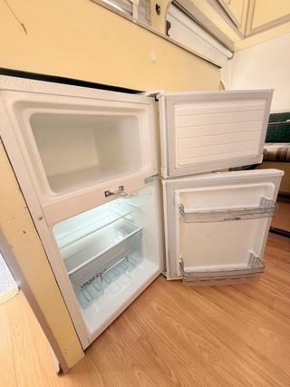 Autocaravana Vintage con Toldo