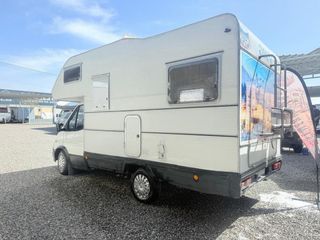 Autocaravana Vintage con Toldo