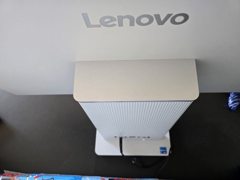 Lenovo IdeaCentre AIO Gen 9 27 i7 afbeelding 3