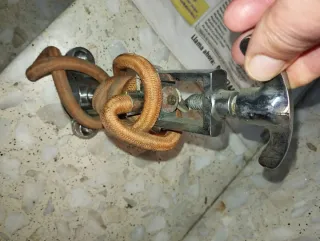 Pieza de laboratorio de metal antigua Medicina