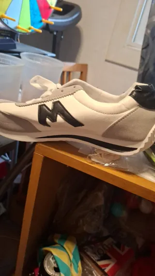 Zapatillas deportivas hombre grises y blancas