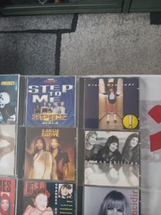 Lote 20 CDs Demi Lovato;Cyndi Lauper; Cardi B;Spic