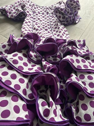 Traje de flamenca blanco y morado Talla 36