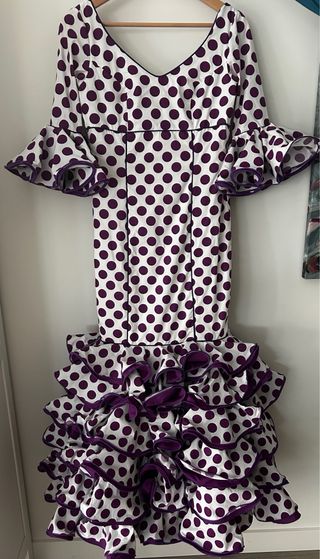 Traje de flamenca blanco y morado Talla 36