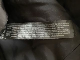 Chamarra Negra con Capucha